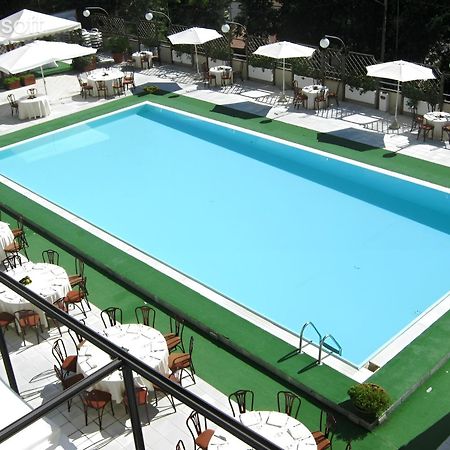 Hotel Du Parc Atri Bagian luar foto