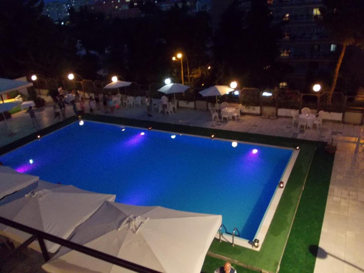 Hotel Du Parc Atri Bagian luar foto