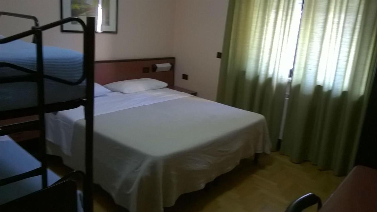 Hotel Du Parc Atri Bagian luar foto