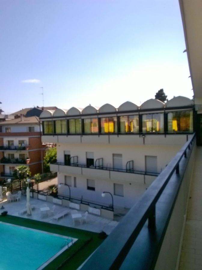 Hotel Du Parc Atri Bagian luar foto