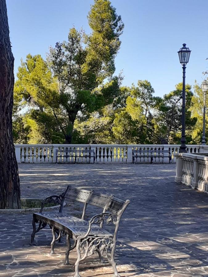 Hotel Du Parc Atri Bagian luar foto