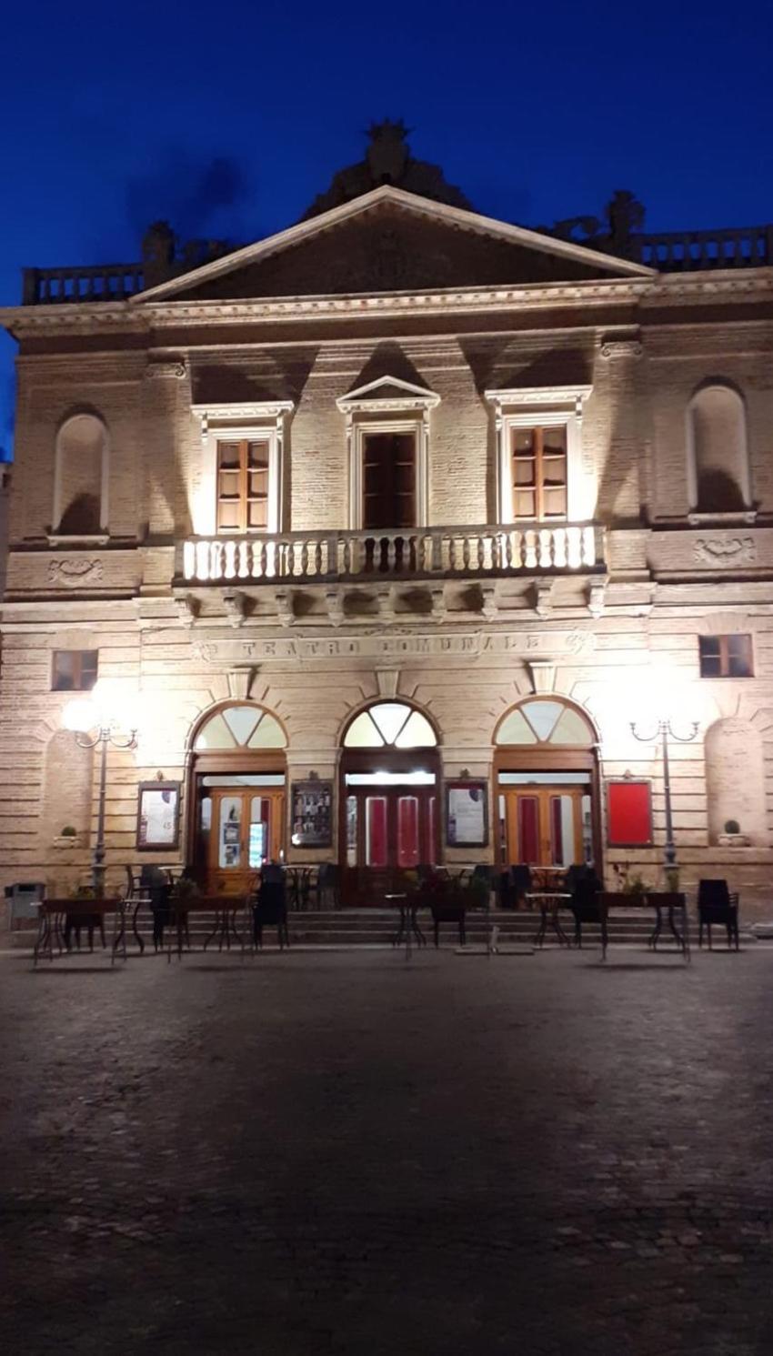 Hotel Du Parc Atri Bagian luar foto